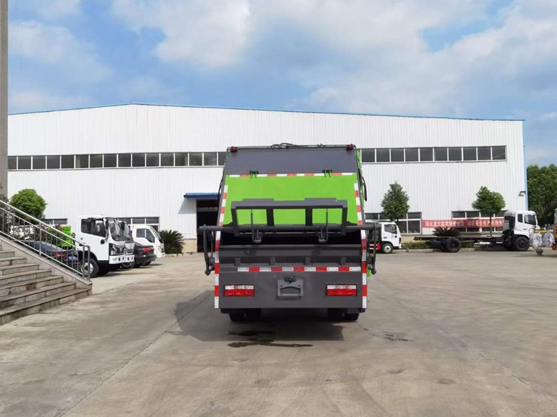 8����늻�ω��s����܇